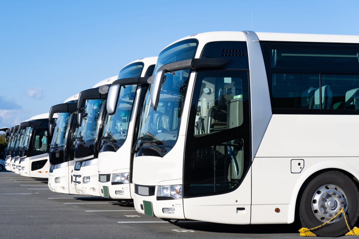 Hacienda suspende cautelarmente la licitaci&oacute;n de Renfe para crear su empresa de autobuses