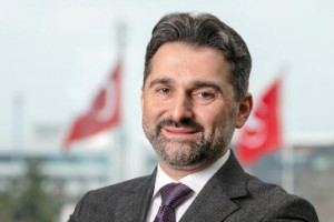 Un miembro del Consejo Asesor Financiero de IATA se sitúa al frente de Turkish Airlines