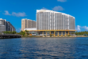 La demolición del icónico hotel Mandarin Oriental de Miami pone fin a 25 años de historia