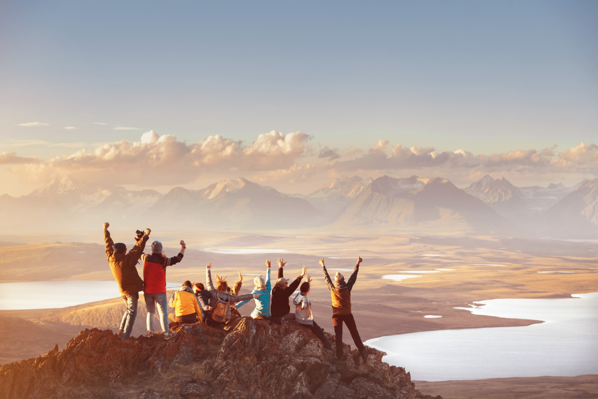 C&oacute;mo elegir un viaje en grupo si viajas a solas: gu&iacute;a completa