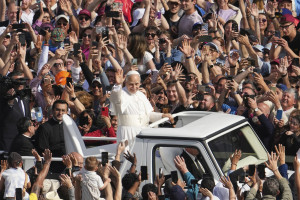 Los viajes para ver al Papa en España empiezan a moverse, aunque a medio gas