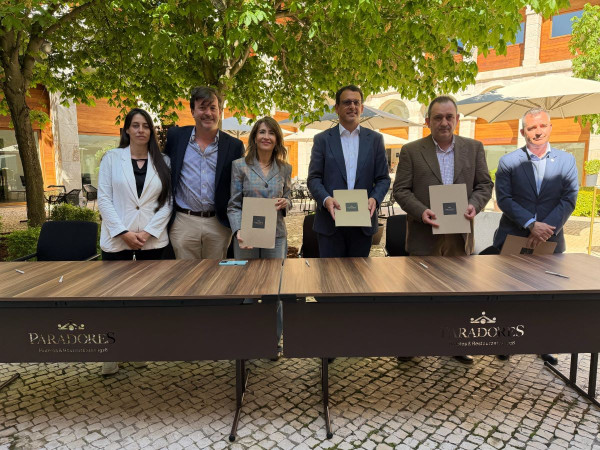 Paradores avanza en renovar el convenio colectivo con subidas salariales del 11%