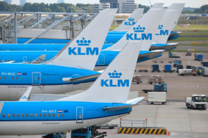 KLM suspende 160 vuelos en mayo por el alto precio del queroseno tras el cierre de Ormuz
