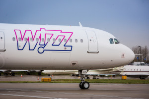 Wizz Air eleva un 61% su capacidad en Valencia y lanza ruta directa con Turín a partir de octubre