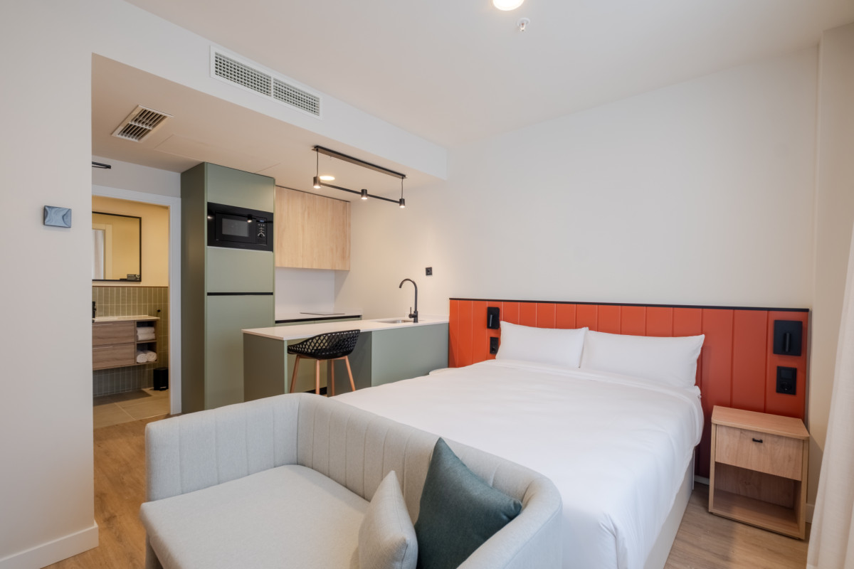 Argis transforma las antiguas oficinas de Metro de Madrid en un flex living
