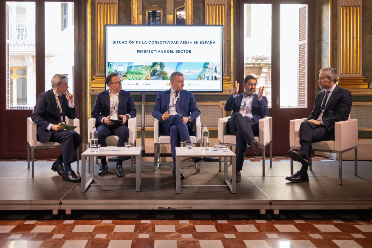 El sector a&eacute;reo espa&ntilde;ol no prev&eacute; falta de combustible, &iquest;c&oacute;mo reacciona la demanda?