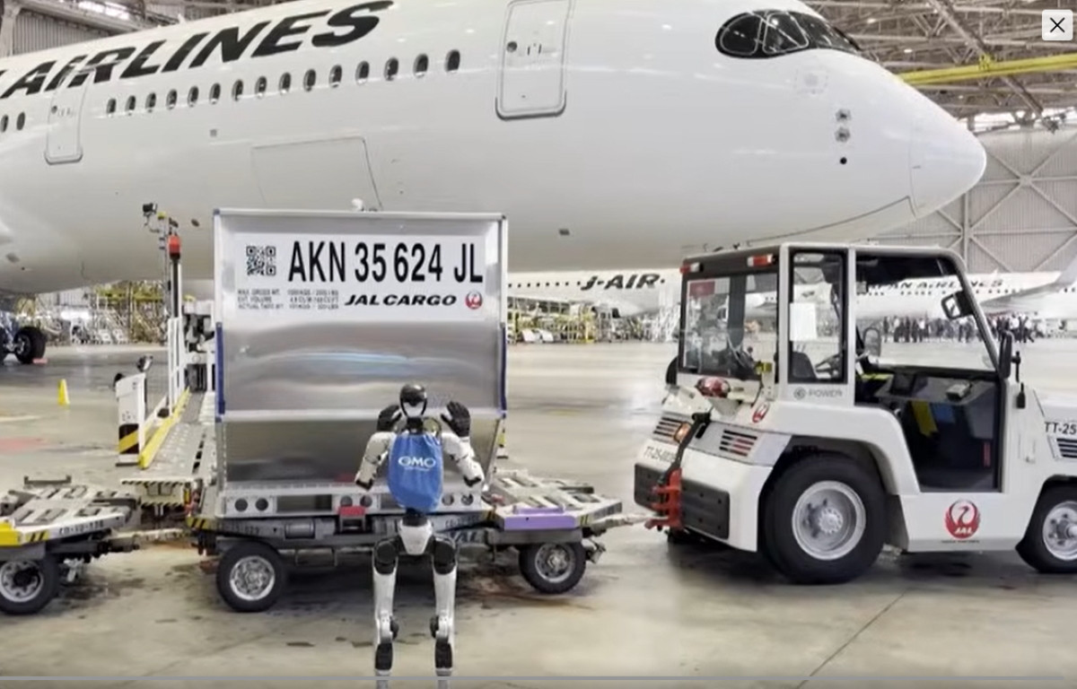 Japan Airlines incorpora robots humanoides paras tareas de carga y descarga