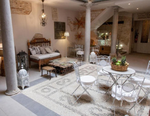 deLuna abre 12 apartamentos en un palacio del siglo XVII del centro de Granada
