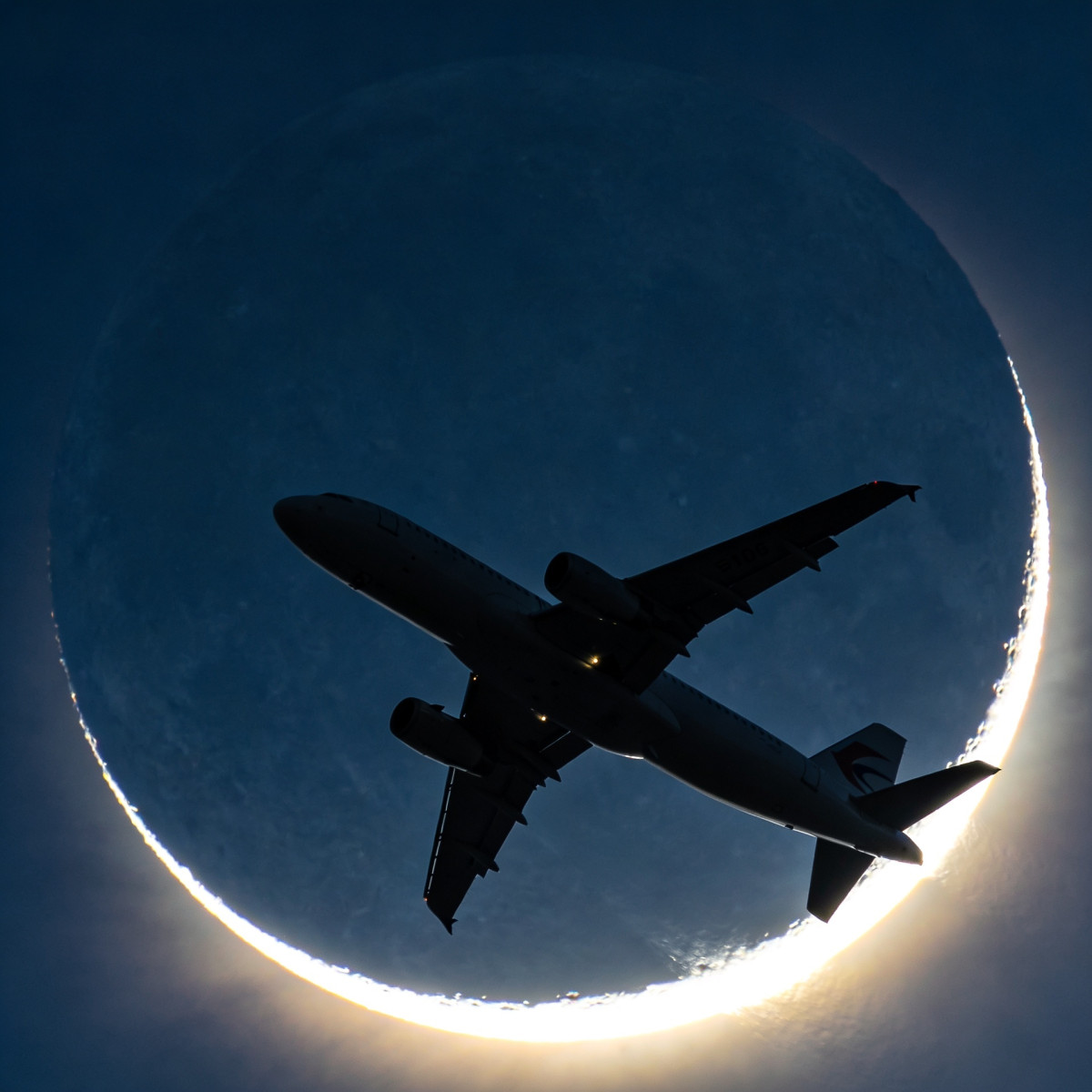 Vuelos hacia el eclipse: lo que sabemos sobre flete de chárter y refuerzos de rutas