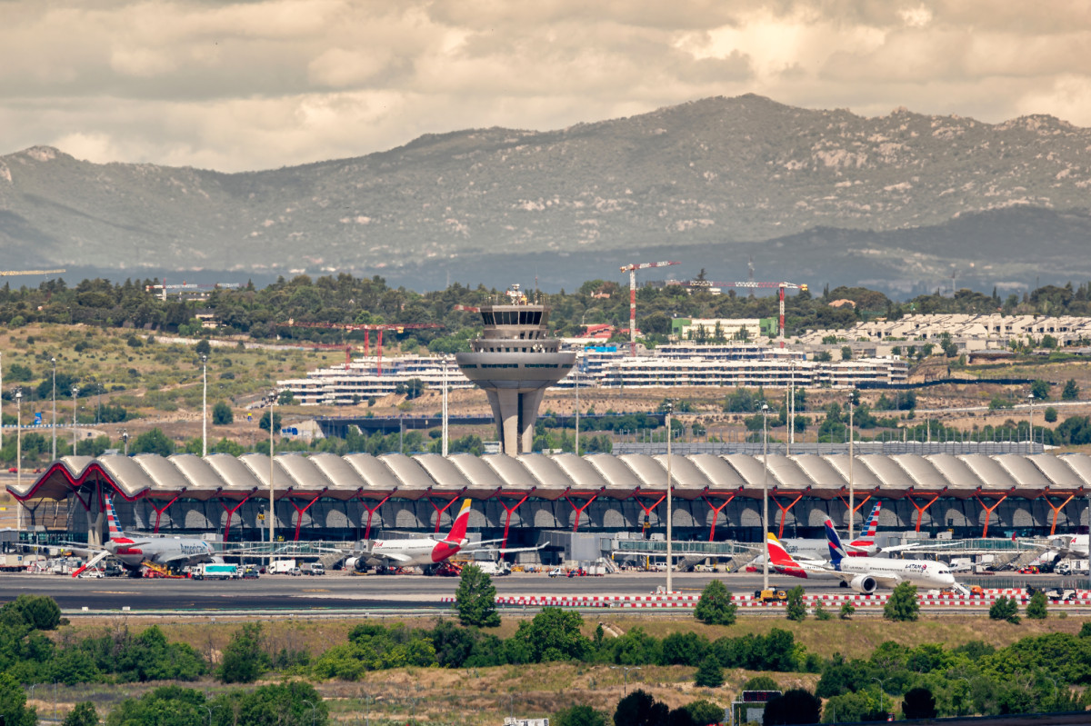 Barcel&oacute; y Momentum-Hyatt toman ventaja como adjudicatarios de los hoteles de Barajas y El Prat 