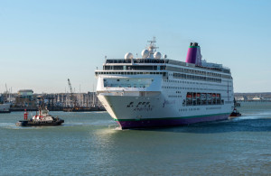 Confinadas unas 1.700 personas en un crucero en Burdeos por un brote gastrointestinal