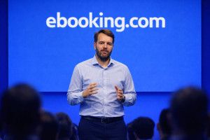 Tribuna de Toni Raurich (TT2): ¿Acabarán los LLMs (IA) con el modelo de negocio de las agencias de viajes online?