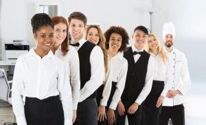 Menos fichajes y más cantera: el turismo cambia su estrategia laboral