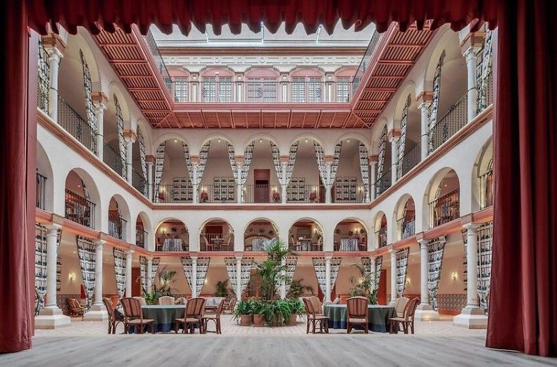 Los 5 hoteles urbanos mejor valorados de Espa&ntilde;a: qu&eacute; hacen mejor que los resorts