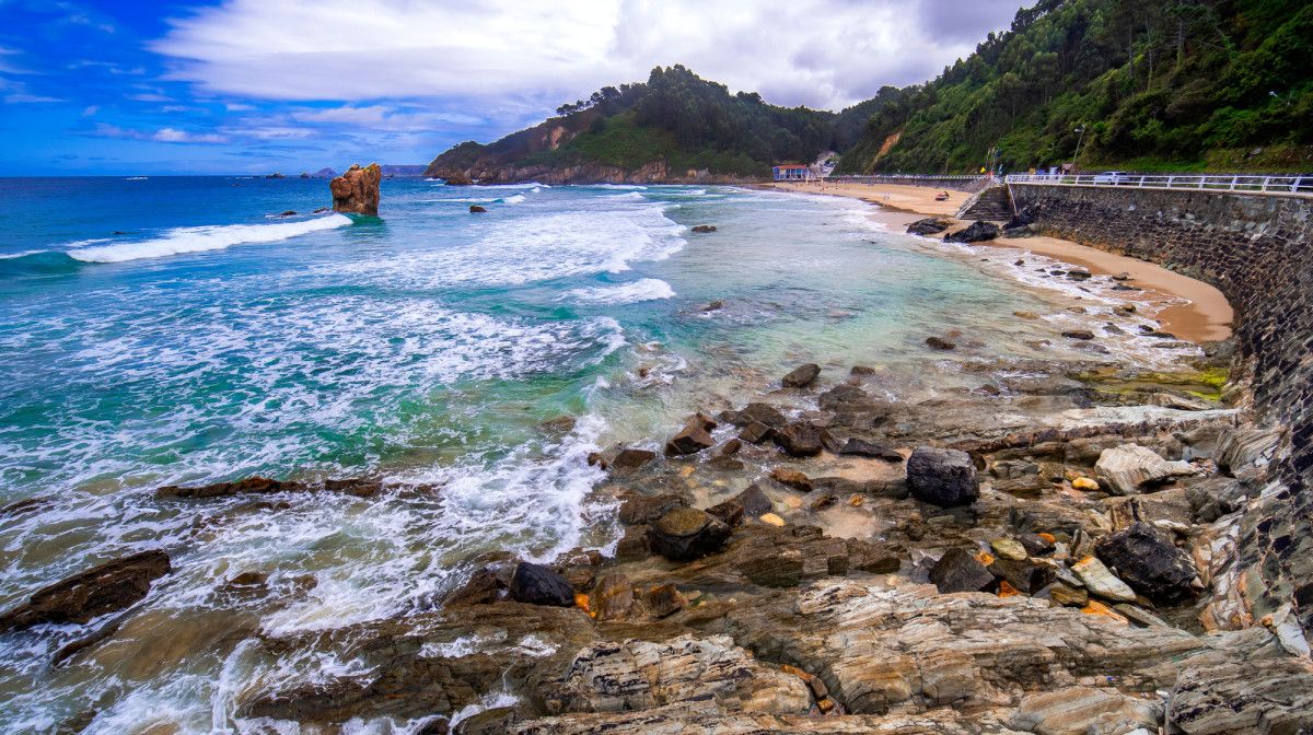 12 playas de Asturias con calidad de agua excelente para ba&ntilde;arse junto al Cant&aacute;brico