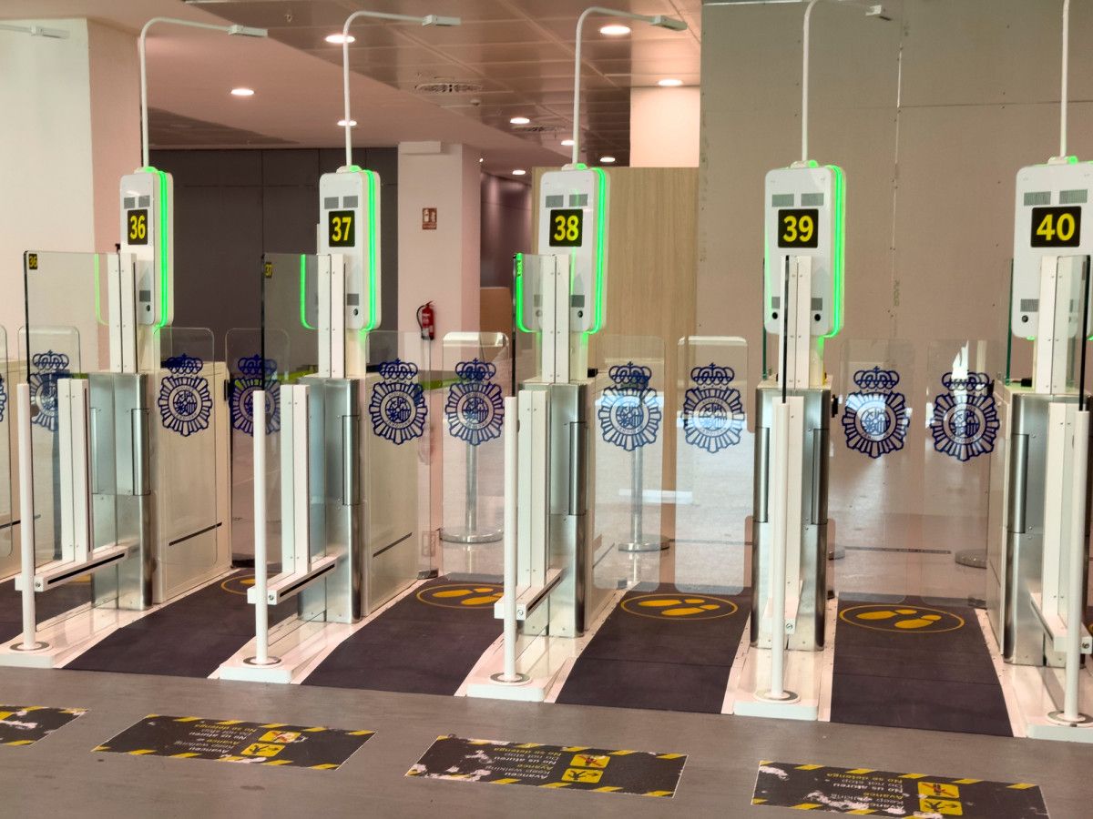 Agencias españolas piden más recursos ante el caos en algunos aeropuertos por el EES