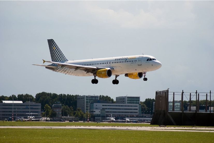 Vueling inicia operativa entre Menorca y Sevilla y Florencia durante los meses de verano