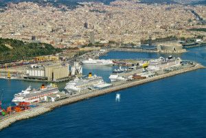 Barcelona pone a los cruceros en la diana: eleva la tasa turística a 30 euros y recortará su capacidad