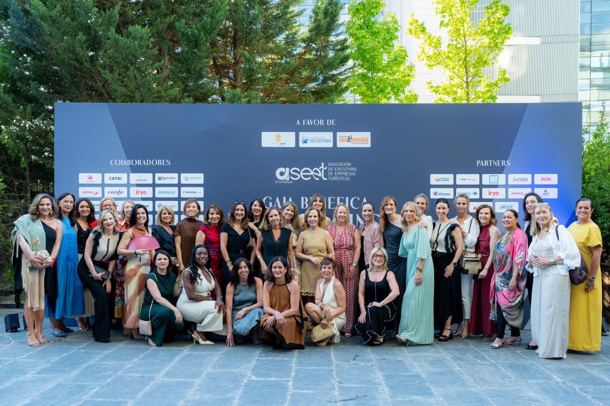 ASEET re&uacute;ne al sector en su gala anual para impulsar el liderazgo femenino y apoyar causas sociales