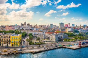 Trump estrangula al turismo de Cuba sancionando a su principal promotor