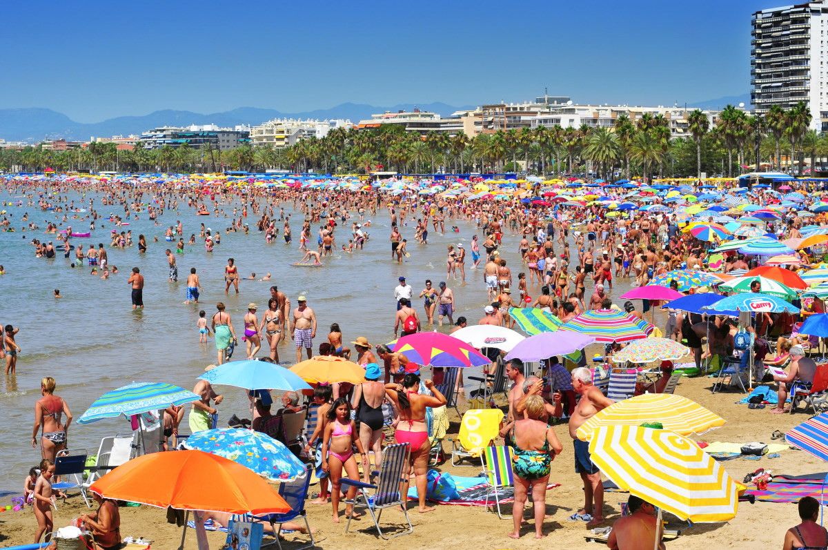 C&oacute;mo afectan las olas de calor en la elecci&oacute;n de Espa&ntilde;a como destino tur&iacute;stico