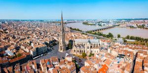 Polémica en Francia por la caída del turismo en Burdeos tras los incendios en la Gironda