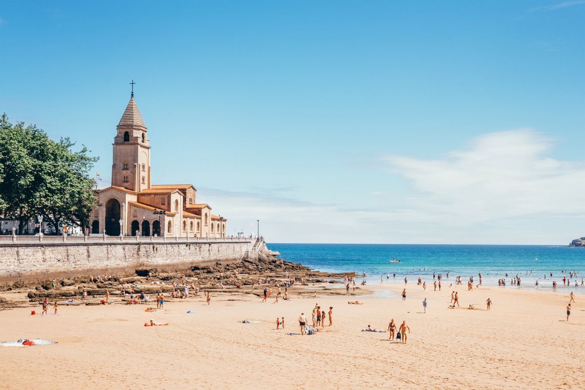 12 playas de Asturias para ba&ntilde;arse sin alejarse de la ciudad