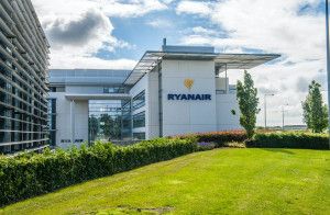 Ryanair e Google assinam acordo de cinco anos para pôr inteligência artificial a gerir a operação