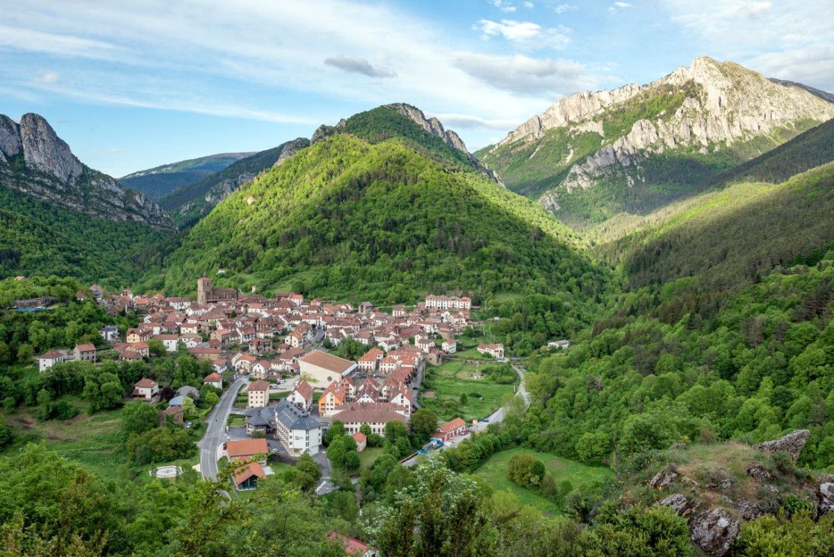Turismo sostenible frente a alojamiento irregular: las dos caras de la imagen turística de Navarra
