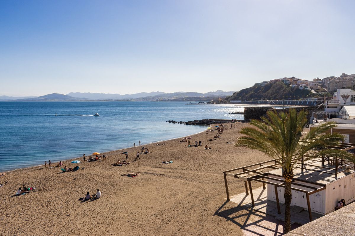 Golpe al turismo de Ceuta por la crisis migratoria: se hunden un 90% las reservas