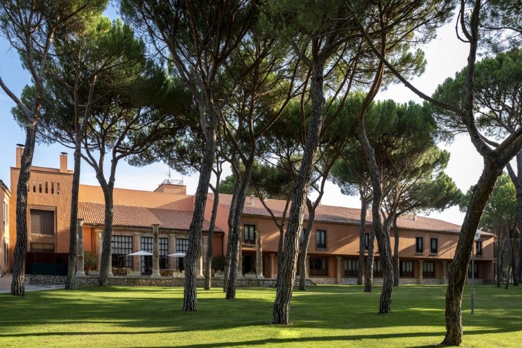Los destinos que llevan a Paradores a su mejor verano hist&oacute;rico en ingresos y ocupaci&oacute;n