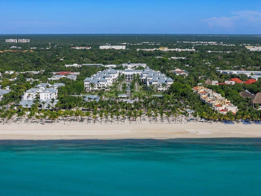 Riviera Maya renovada: o novo rosto do icônico Riu Palace México
