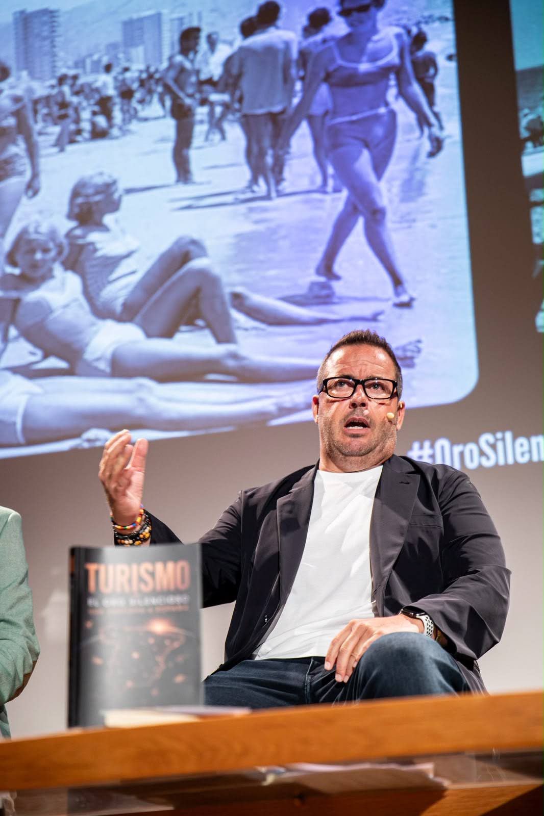 Agust&iacute;n Almod&oacute;bar: 'El turismo es el oro silencioso de Espa&ntilde;a