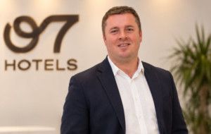 La gestora hotelera de W2M incorpora a Jason Brewer como director de expansión
