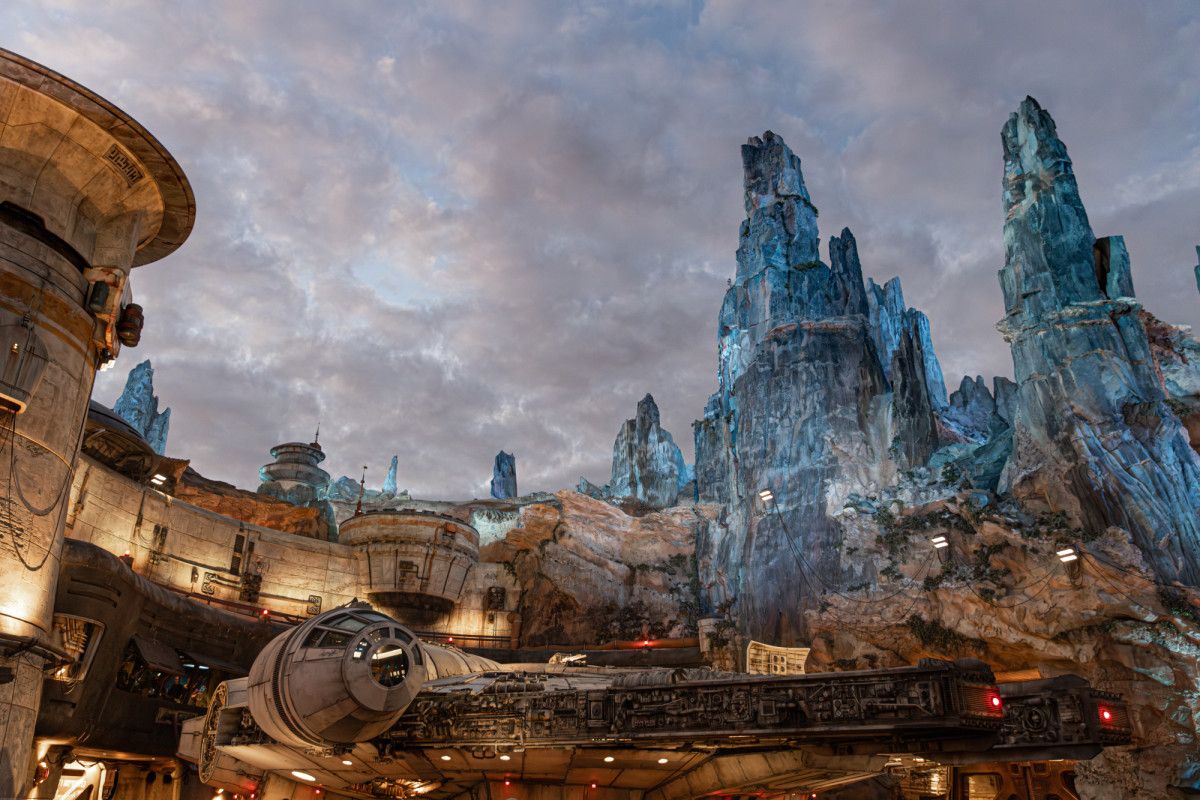 Si vas a Disney y te subes en la atracci&oacute;n Millennium Falcon: Smugglers Run podr&aacute;s conseguir recompensas en Fortnite