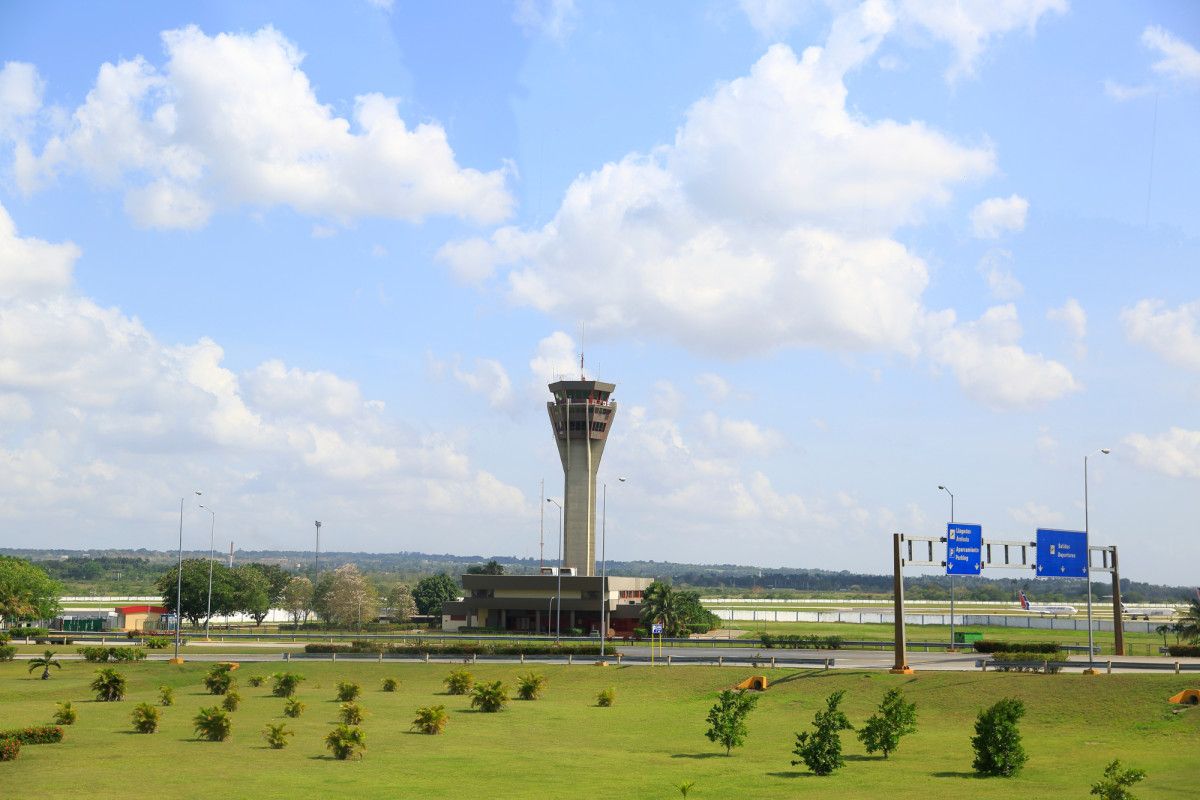 Conectividad a&eacute;rea de Cuba: qu&eacute; aerol&iacute;neas siguen volando pese a la crisis