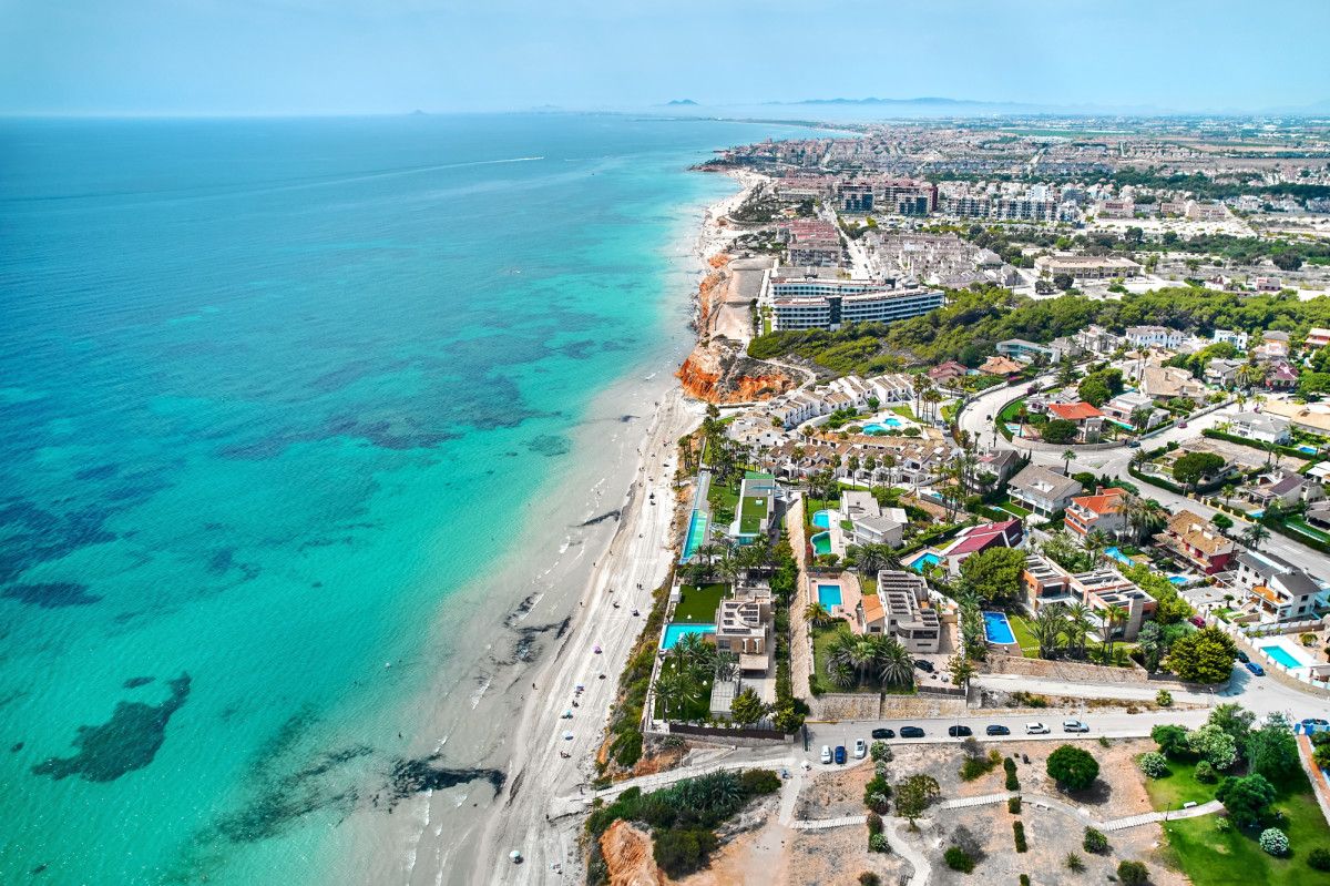 Alicante Sur: el horizonte del turismo sostenible, MICE y deportivo